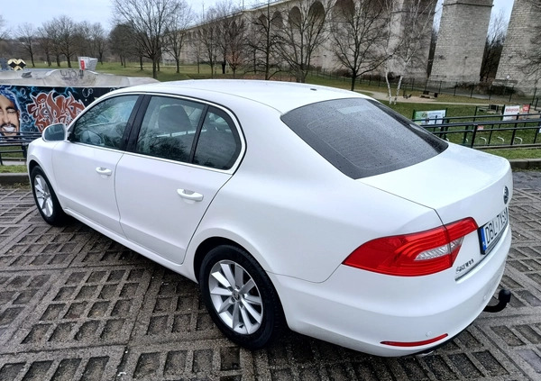 Skoda Superb cena 37600 przebieg: 202000, rok produkcji 2014 z Toszek małe 37